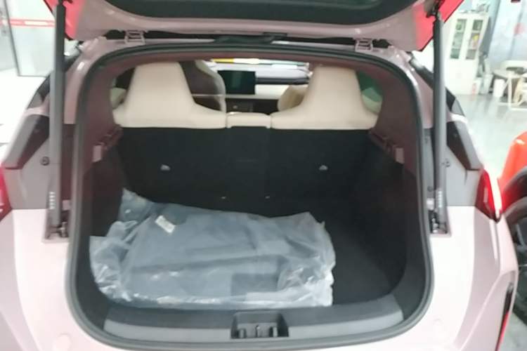 Used Zeekr X 2025 Four-Seater Rear-Drive Cube Version Trunk