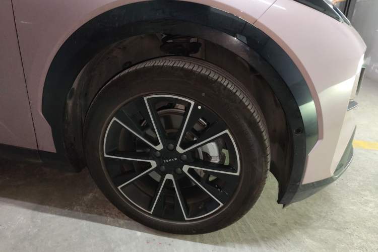 Used Zeekr X 2025 5-Seater Long-Range Version Exterior 7