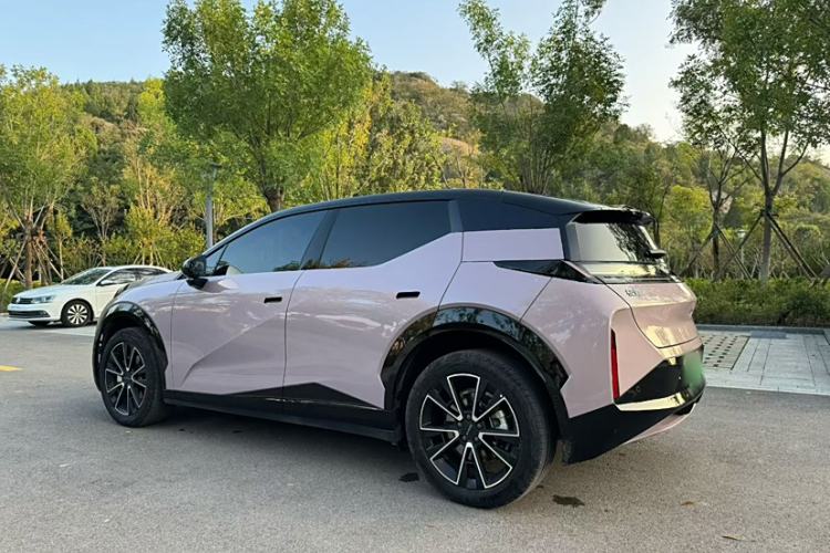 Used Zeekr X 2025 5-Seater Long-Range Version Exterior 8