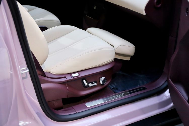 Used Zeekr X 2025 Four-Seater Rear-Drive Cube Version Interior 7