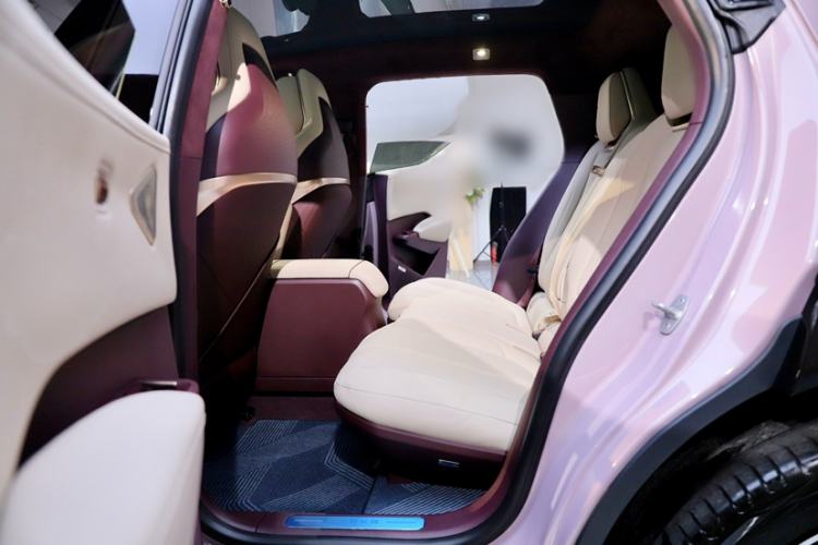 Used Zeekr X 2025 Four-Seater Rear-Drive Cube Version Interior 9