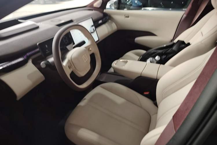 Used Zeekr X 2025 Four-Seater Rear-Drive Cube Version Left Front Seat