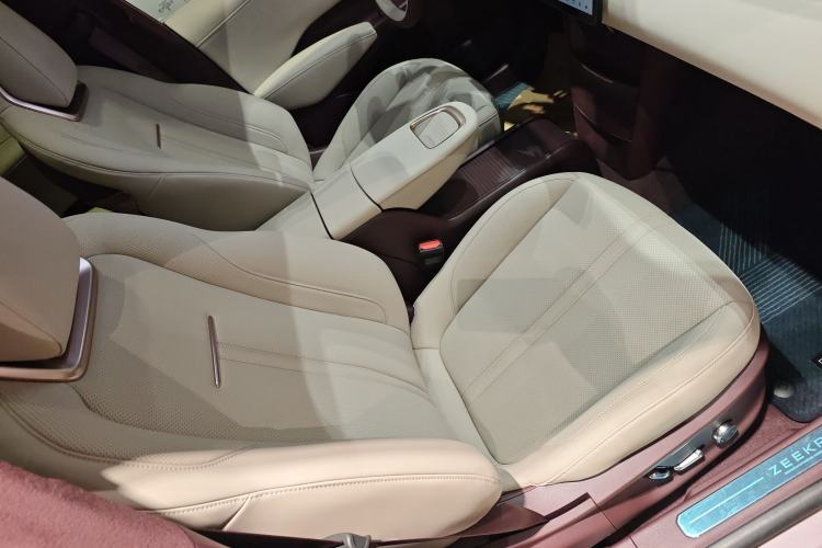 Used Zeekr X 2025 5-Seater Rear-Drive Version Right Front Seat