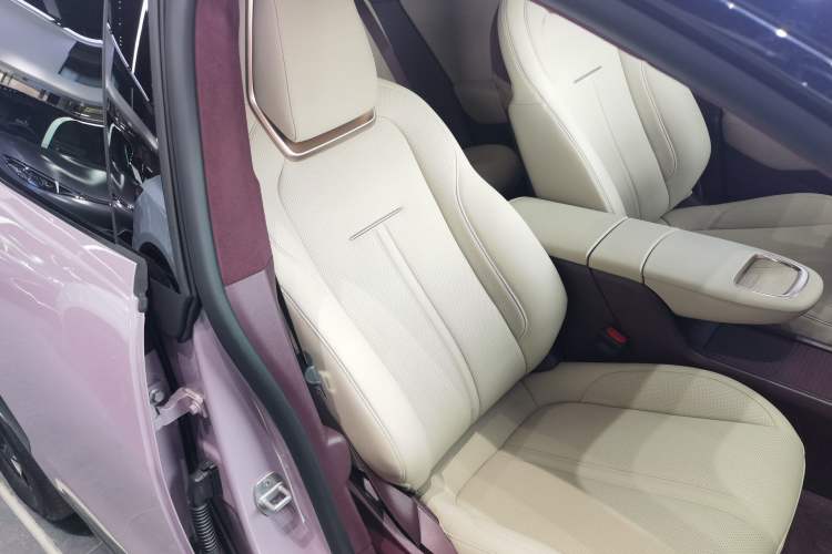 Used Zeekr X 2025 5-Seater Rear-Drive Version Right Front Seat