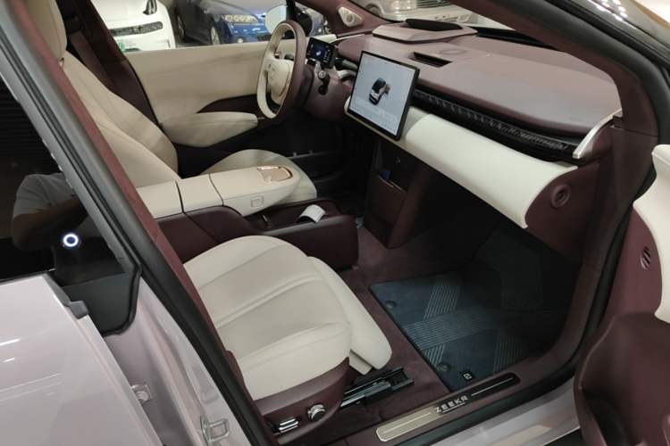 Used Zeekr X 2025 Four-Seater Rear-Drive Cube Version Right Front Seat