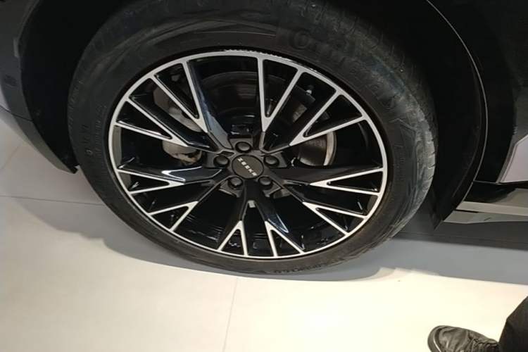 Used Zeekr X 2025 Four-Seater Rear-Drive Cube Version Right Rear Wheel Hub