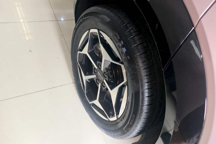 Used Zeekr X 2025 5-Seater Rear-Drive Version Right Rear Wheel Hub
