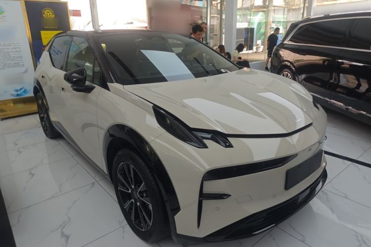 Used Zeekr X 2025 5-Seater Long-Range Version Front Right 45 Deg