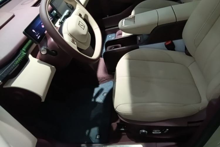 Used Zeekr X 2025 Four-Seater Rear-Drive Cube Version Left Front Seat