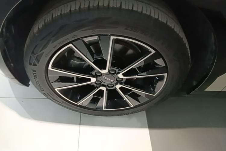 Used Zeekr X 2025 Four-Seater Rear-Drive Cube Version Left Front Wheel Hub