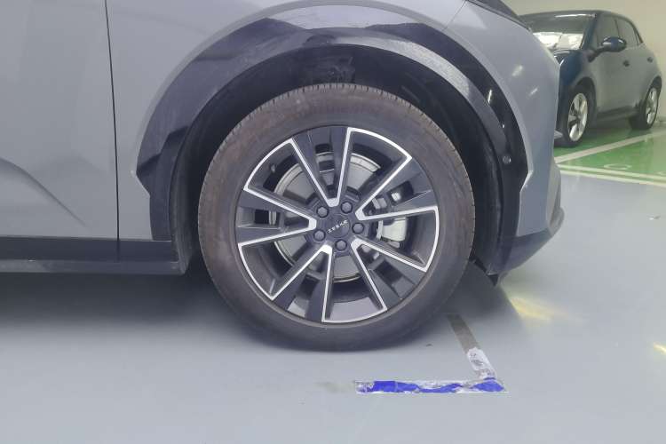 Used Zeekr X 2025 Four-Seater Rear-Drive Cube Version Left Front Wheel Hub