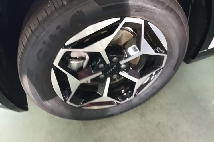 Used Zeekr X 2025 5-Seater Rear-Drive Version Left Front Wheel Hub