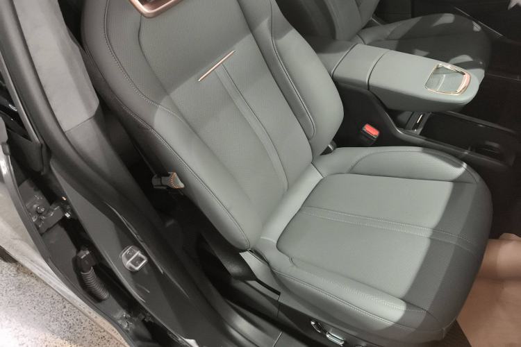 Used Zeekr X 2025 5-Seater Rear-Drive Version Right Front Seat