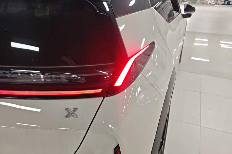 Used Zeekr X 2025 Four-Seater Rear-Drive Cube Version Right Rear Taillight
