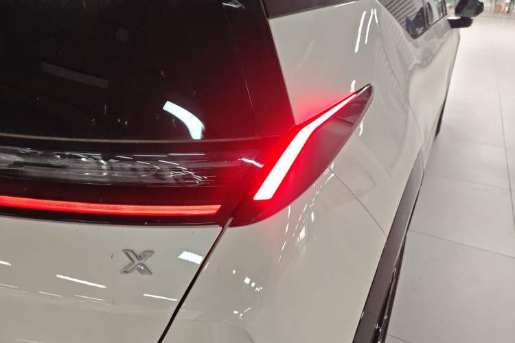Used Zeekr X 2025 Four-Seater Rear-Drive Cube Version Right Rear Taillight
