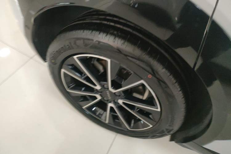 Used Zeekr X 2025 Four-Seater Rear-Drive Cube Version Right Rear Wheel Hub