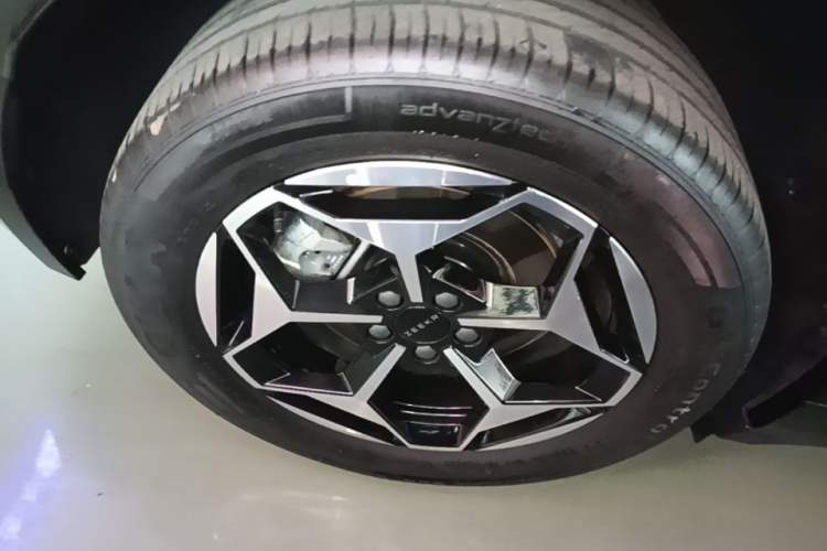 Used Zeekr X 2025 5-Seater Rear-Drive Version Right Rear Wheel Hub