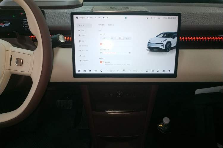 Used Zeekr X 2025 Four-Seater Rear-Drive Cube Version Audio And AC Panel