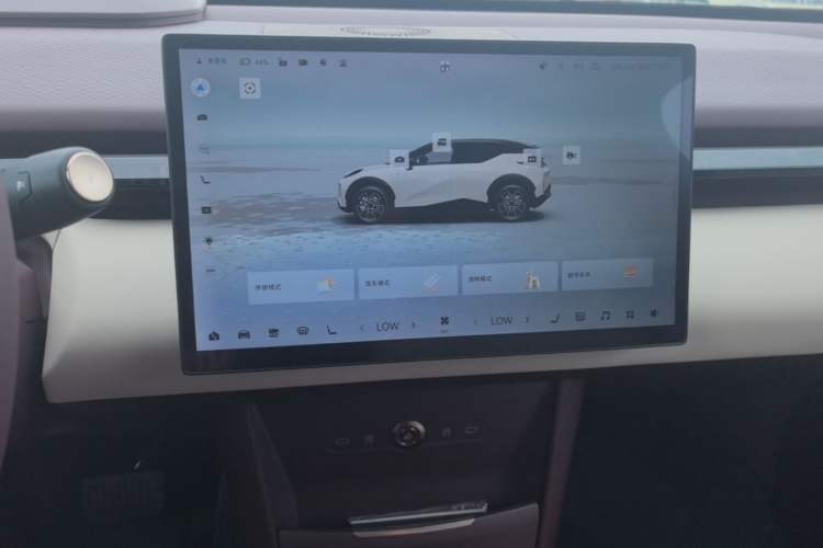 Used Zeekr X 2025 Four-Seater Rear-Drive Cube Version Audio And AC Panel