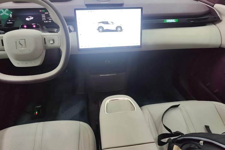 Used Zeekr X 2025 Four-Seater Rear-Drive Cube Version Audio And AC Panel