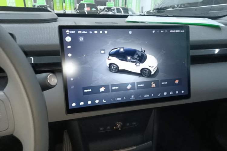 Used Zeekr X 2025 Four-Seater Rear-Drive Cube Version Audio And AC Panel
