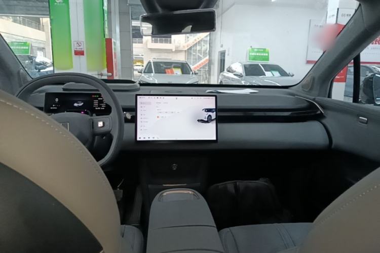 Used Zeekr X 2025 Four-Seater Rear-Drive Cube Version Center Console