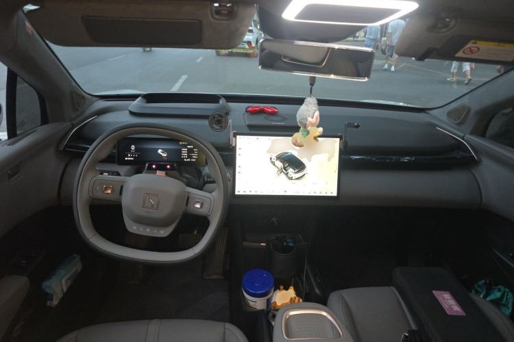 Used Zeekr X 2025 Four-Seater Rear-Drive Cube Version Center Console