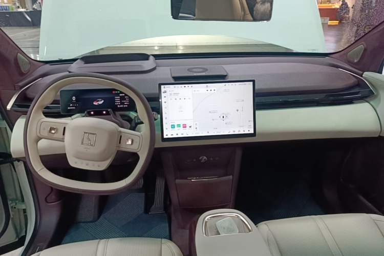 Used Zeekr X 2025 Four-Seater Rear-Drive Cube Version Center Console