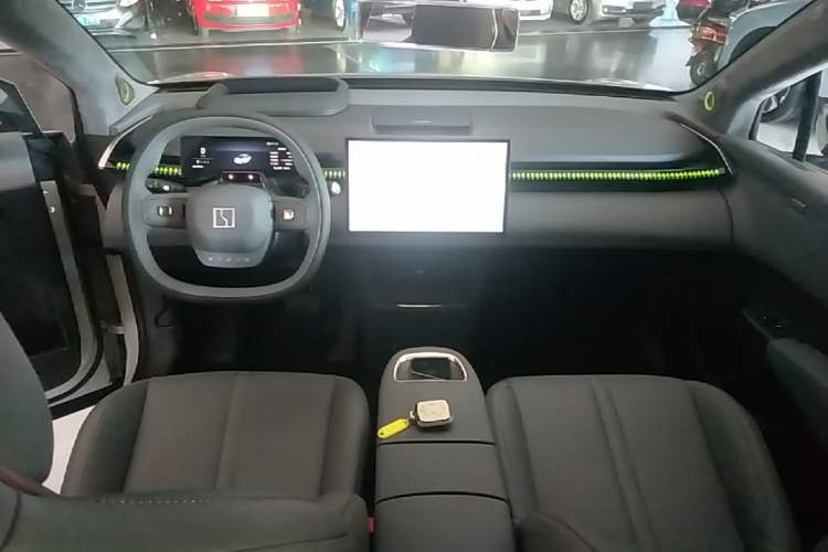 Used Zeekr X 2025 Four-Seater Rear-Drive Cube Version Center Console