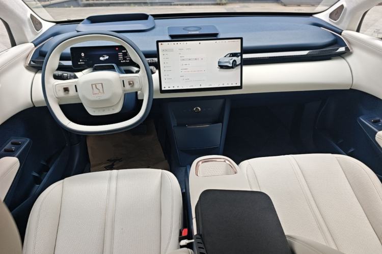 Used Zeekr X 2025 Four-Seater Rear-Drive Cube Version Center Console