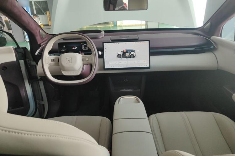 Used Zeekr X 2025 Four-Seater Rear-Drive Cube Version Center Console