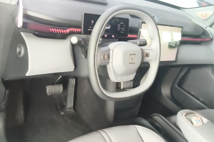 Used Zeekr X 2025 Four-Seater Rear-Drive Cube Version Center Console