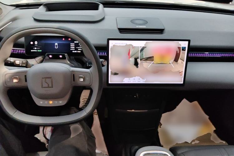 Used Zeekr X 2025 Four-Seater Rear-Drive Cube Version Center Console