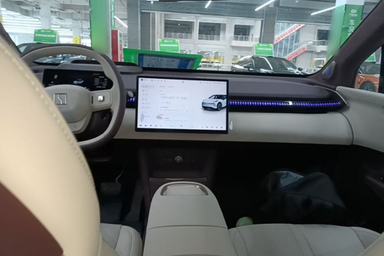 Used Zeekr X 2025 Four-Seater Rear-Drive Cube Version Center Console