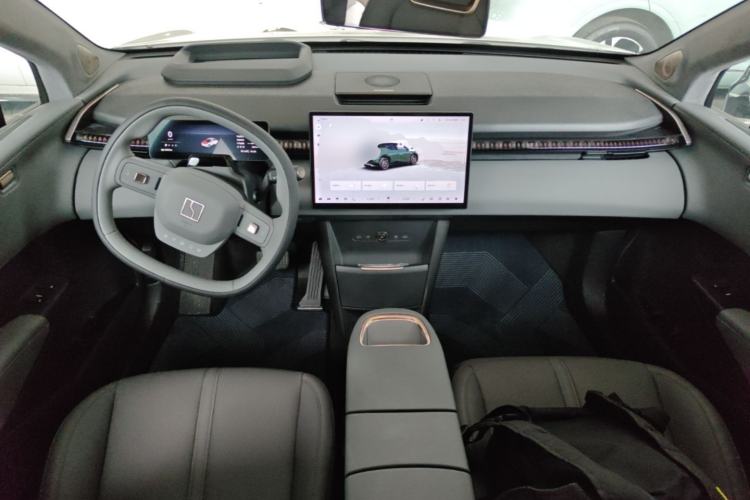 Used Zeekr X 2025 Four-Seater Rear-Drive Cube Version Center Console