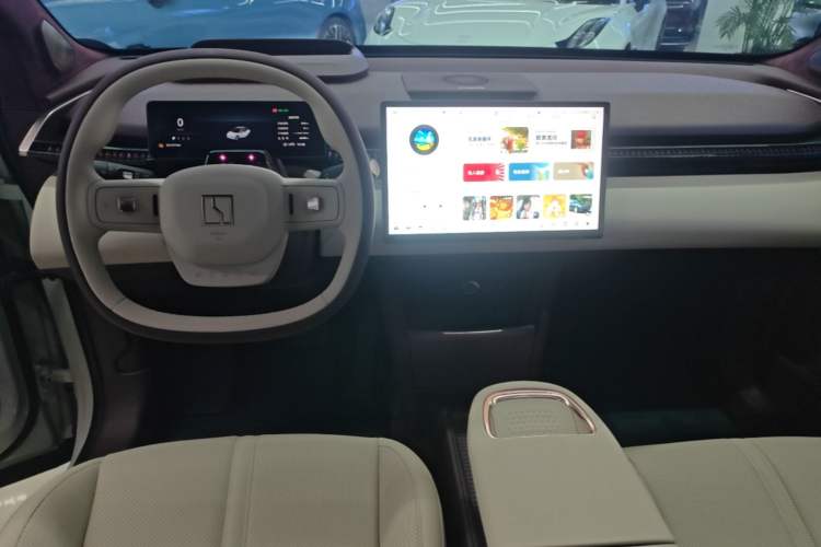 Used Zeekr X 2025 Four-Seater Rear-Drive Cube Version Center Console