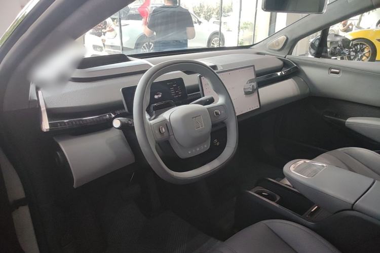 Used Zeekr X 2025 Four-Seater Rear-Drive Cube Version Center Console