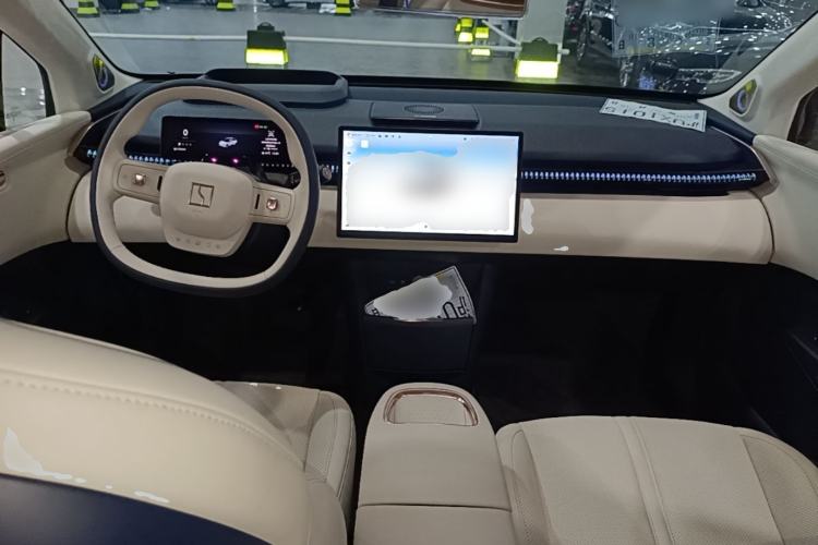 Used Zeekr X 2025 Four-Seater Rear-Drive Cube Version Center Console