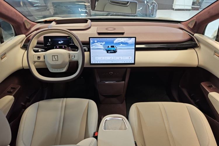 Used Zeekr X 2025 Four-Seater Rear-Drive Cube Version Center Console