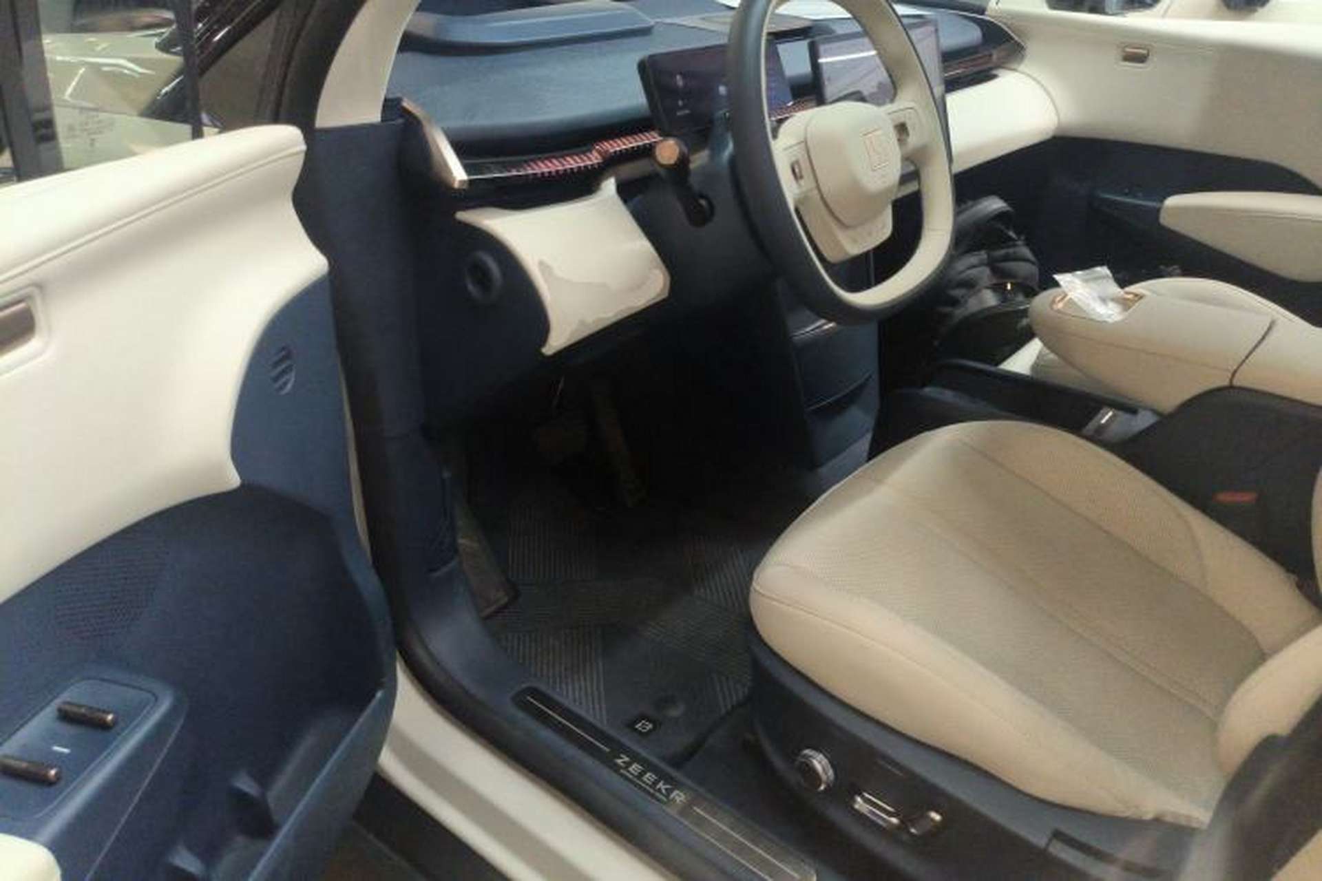 Used Zeekr X 2025 Four-Seater Rear-Drive Cube Version Driver Seat