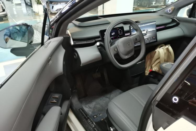 Used Zeekr X 2025 Four-Seater Rear-Drive Cube Version Driver Seat