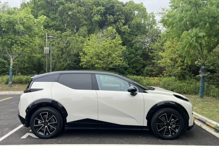 Used Zeekr X 2025 Four-Seater Rear-Drive Cube Version Exterior 3
