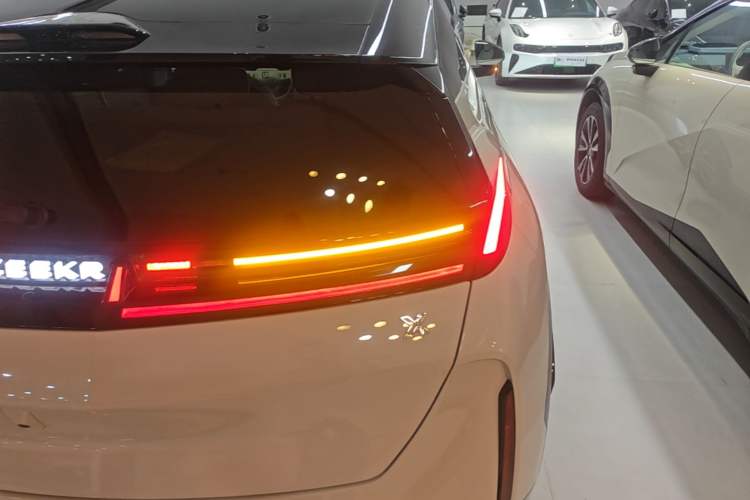 Used Zeekr X 2025 5-Seater Long-Range Version Exterior 3