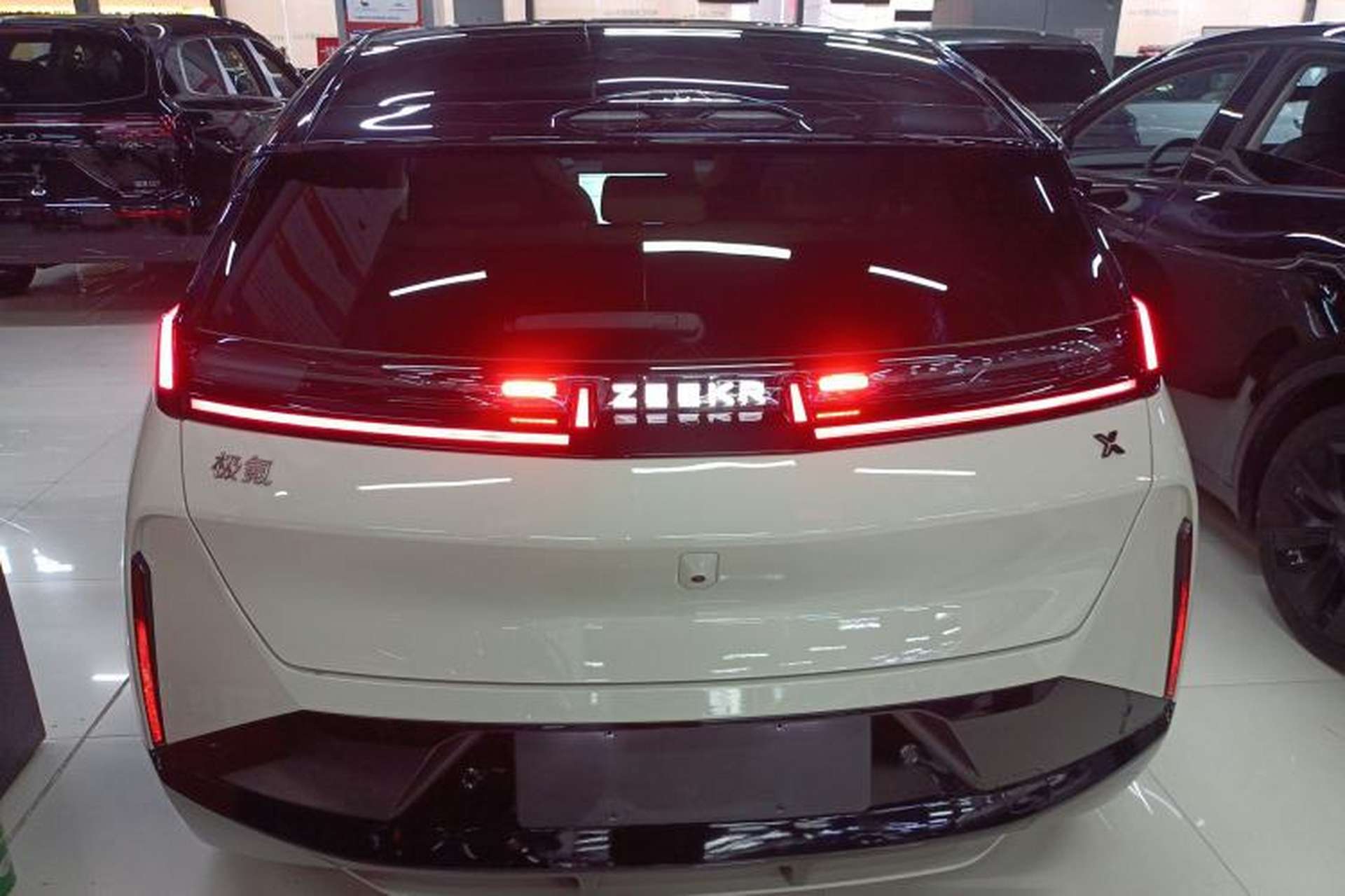 Used Zeekr X 2025 5-Seater Four-Wheel Drive Sport Version Exterior 4