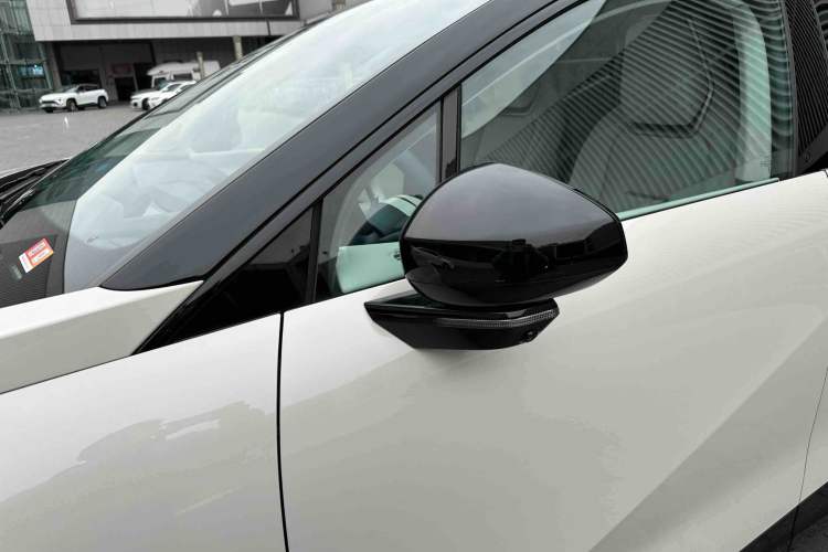 Used Zeekr X 2025 Four-Seater Rear-Drive Cube Version Exterior 4