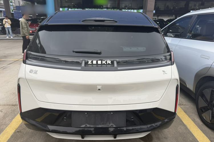 Used Zeekr X 2025 5-Seater Long-Range Version Exterior 4