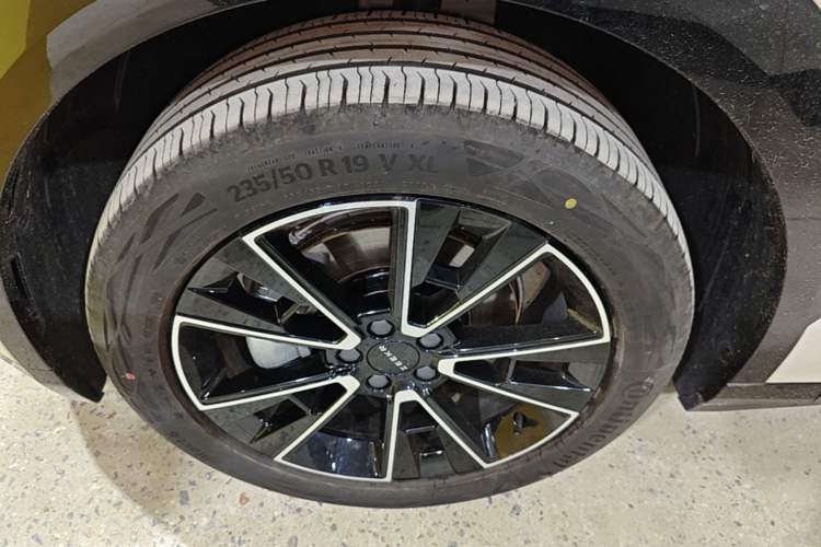 Used Zeekr X 2025 5-Seater Long-Range Version Exterior 4