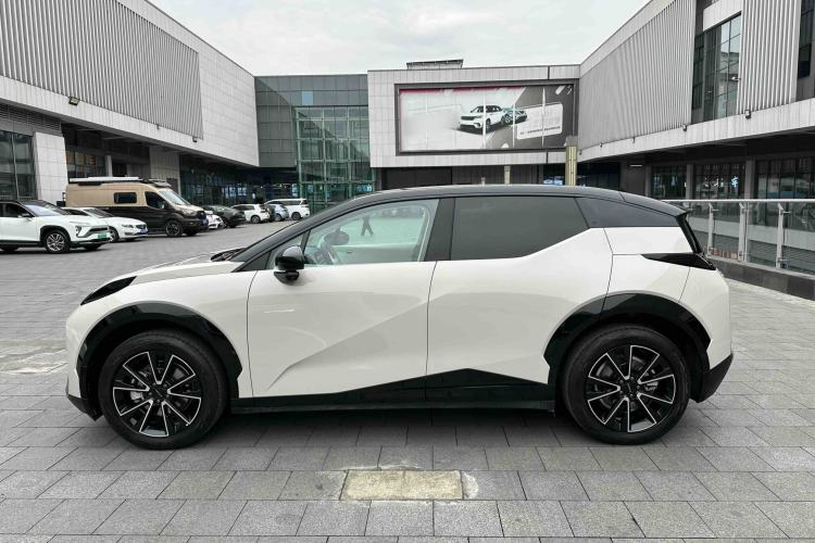 Used Zeekr X 2025 Four-Seater Rear-Drive Cube Version Exterior 8