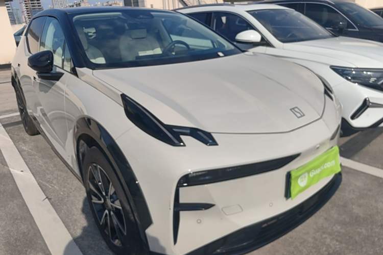 Used Zeekr X 2025 5-Seater Long-Range Version Front Right 45 Deg