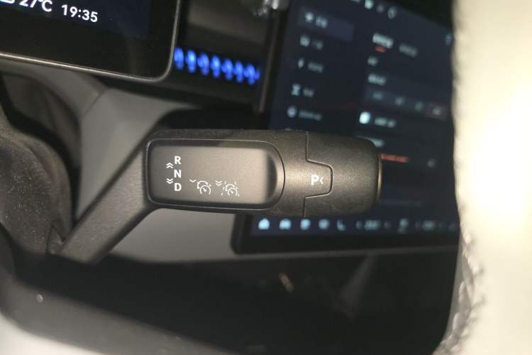 Used Zeekr X 2025 Four-Seater Rear-Drive Cube Version Gear Lever